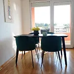 Dora Apartman *