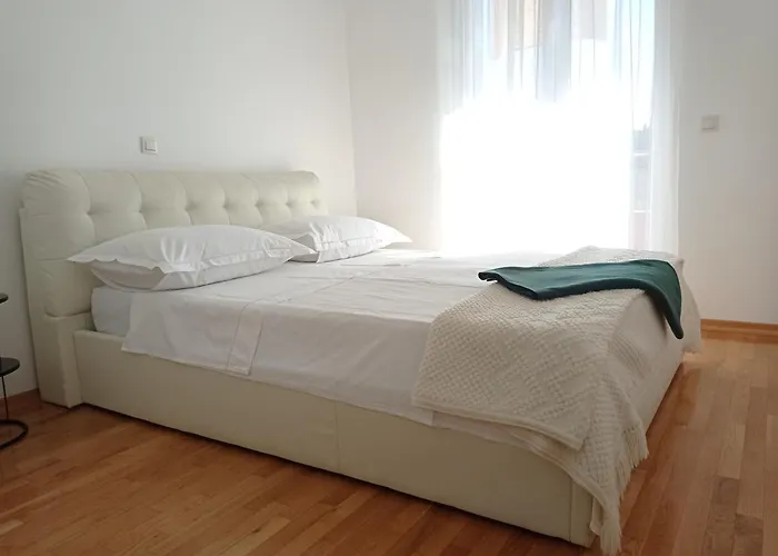 Διαμέρισμα Dora