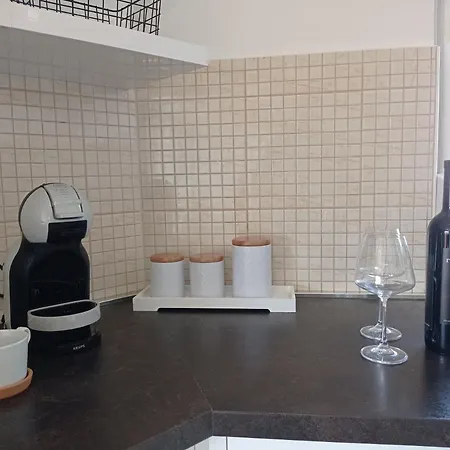 Dora Apartment *
