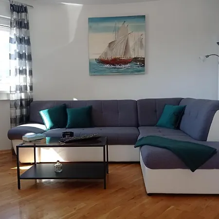Apartment Dora